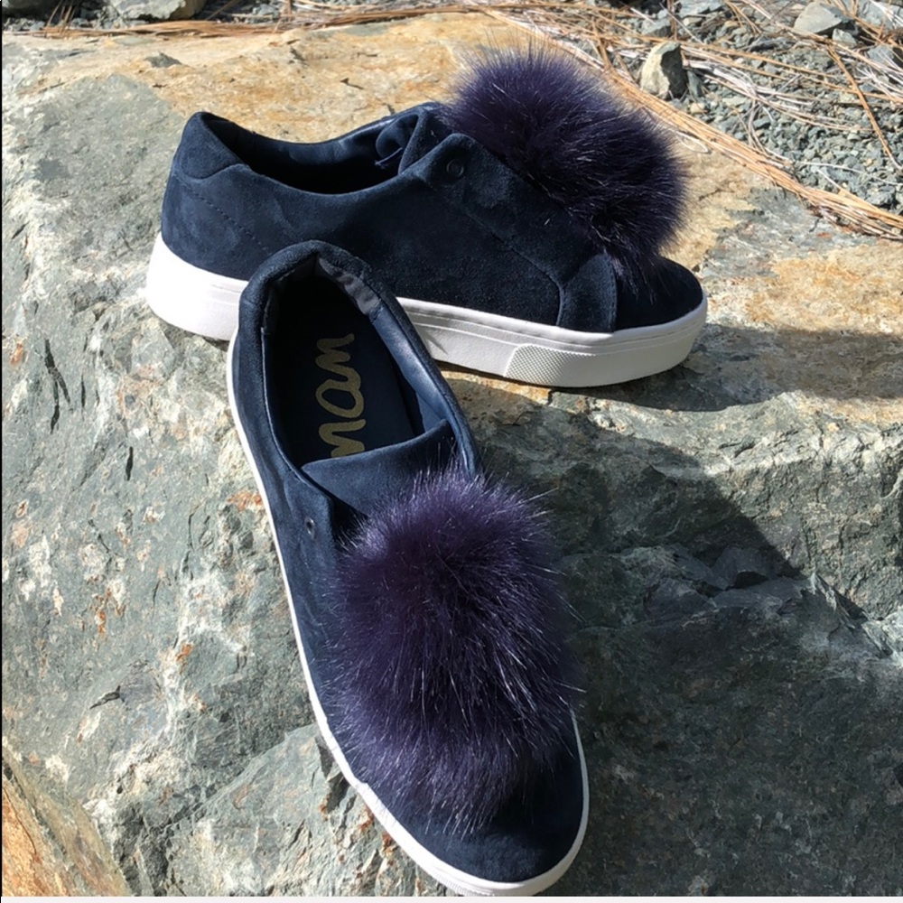 just like New! Sam Edelman! PomPom Suede Navy  Stylish Shoes!